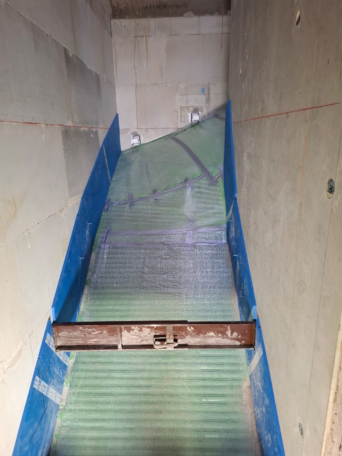 Montierte MÜBA Stufenschalungen für eine Ortbetontreppe